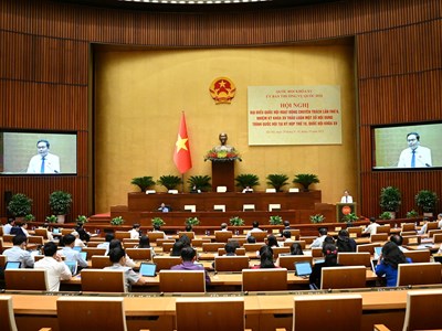 Hội nghị đại biểu Quốc hội hoạt động chuyên trách cho ý kiến 21 dự án luật