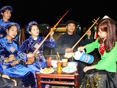  Phát triển kinh tế từ nền tảng văn hoá