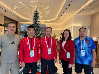 Trưởng đoàn thể thao Việt Nam động viên đội MMA