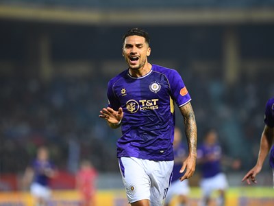 Hoàng Hên lập cú đúp giúp Hà Nội FC thắng CAHN trong trận derby thủ đô