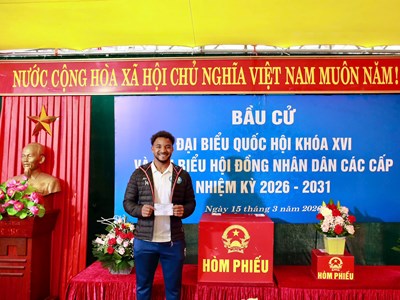 Xuân Son, Hoàng Hên lần đầu thực hiện quyền bầu cử với tư cách cử tri Việt Nam