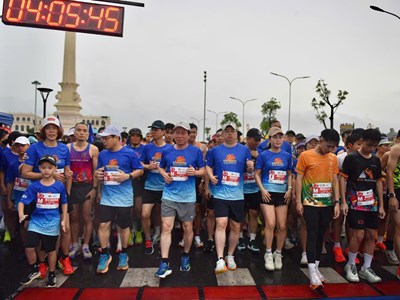 Lan tỏa thông điệp “Chạy nhanh - Sống xanh”