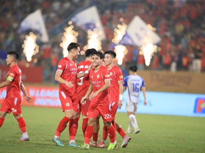 CLB Công An Hà Nội đấu Adelaide United tranh vé vào vòng bảng