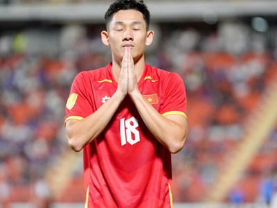 Hai Long và bàn thắng của lòng biết ơn