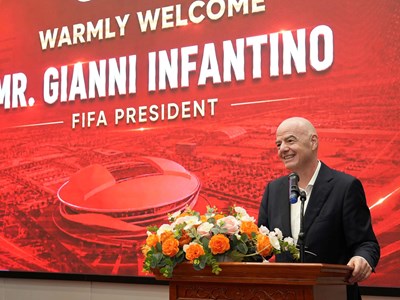 Chủ tịch FIFA tin Việt Nam có thể trở thành cường quốc bóng đá thế giới