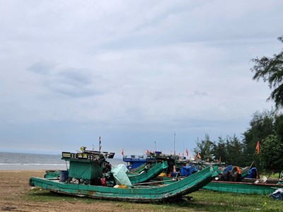 Thanh Hóa quyết định cấm biển từ 8 giờ sáng 24.8 để ứng phó bão số 5