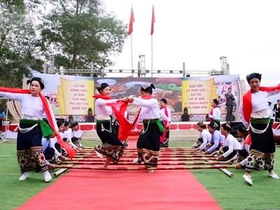 Nhảy sạp người Thái: Hồi sinh nhịp tim văn hóa núi rừng