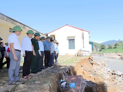 Bí thư Tỉnh ủy Thanh Hóa: Ổn định chỗ ở, bảo đảm an toàn cho học sinh là nhiệm vụ cấp bách