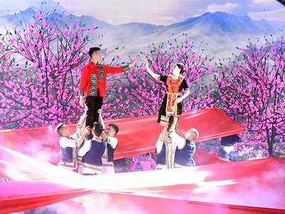 Bài 1 - Khí thế thi đua vun đắp sức mạnh văn hóa, thể thao, du lịch