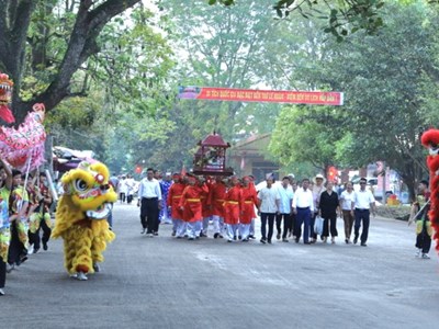 Về Xuân Lập dự Lễ hội đền vua Lê