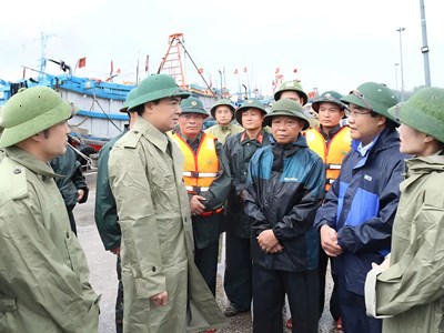 Lãnh đạo tỉnh Thanh Hoá trực tiếp kiểm tra, chỉ đạo ứng phó bão số 10