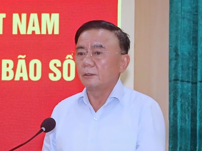 Thường trực Ban Bí thư Trần Cẩm Tú thăm và chỉ đạo khắc phục hậu quả bão số 10 tại Thanh Hoá