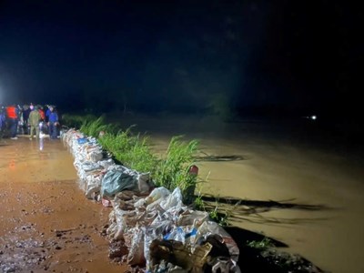 Thanh Hóa khẩn cấp sơ tán dân vì nguy cơ lũ lịch sử tràn đê sông Cầu Chày