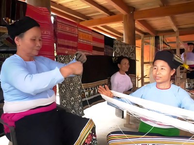 Khăn piêu – linh hồn của người con gái Thái xứ Thanh