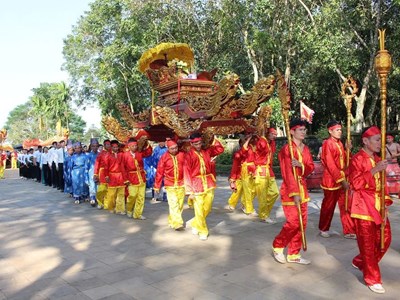 Dâng hương tưởng niệm Anh hùng dân tộc Lê Lợi và Trung Túc Vương Lê Lai 