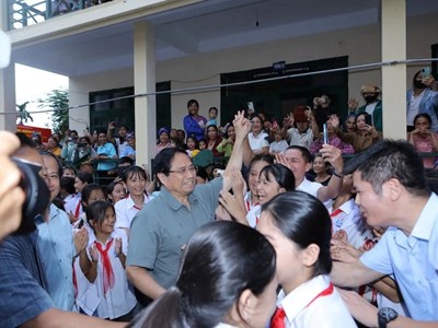 Thủ tướng Phạm Minh Chính dự lễ khởi công trường nội trú vùng biên Thanh Hóa