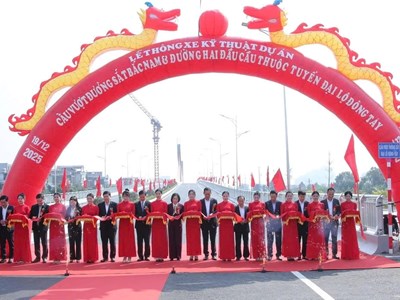 Thông xe cầu vượt đường sắt, gỡ “nút thắt” cửa ngõ phía Tây Thanh Hóa