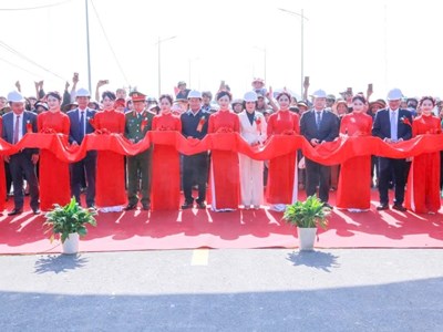 Thông xe cầu Cẩm Vân - giải tỏa điểm nghẽn giao thông vùng ven sông Thanh Hoá