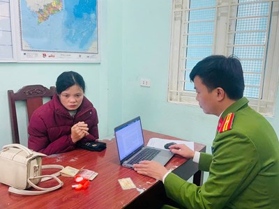 Giả mua vàng, “đánh tráo” nhẫn thật trong tích tắc: Công an lần ra thủ phạm sau 2 giờ