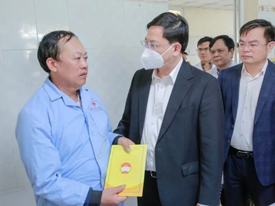 Lãnh đạo tỉnh Thanh Hóa thăm hỏi, hỗ trợ nạn nhân vụ tai nạn đặc biệt nghiêm trọng trên cao tốc