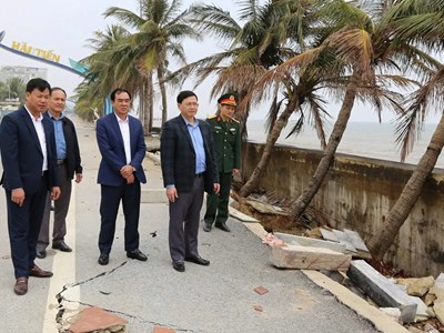 Kè biển Hải Tiến sạt lở nghiêm trọng, tỉnh Thanh Hóa yêu cầu xử lý khẩn cấp