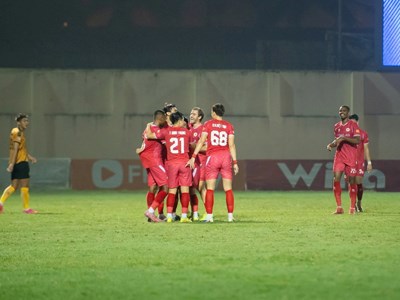 Bàn thắng giữa sân của Văn Hậu, cú đúp Alan: Công an Hà Nội lội ngược dòng tại xứ Thanh