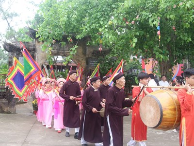 Trẩy hội đền Đức Thánh Cả giữa lòng làng cổ Đông Sơn