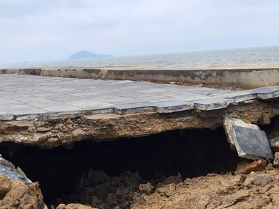Kè biển Hải Tiến vừa đưa vào sử dụng từ tháng 6.2025 đã xuất hiện sụt lún