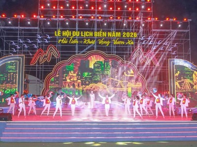 Hải Tiến khai hội mùa hè, khát vọng vươn xa