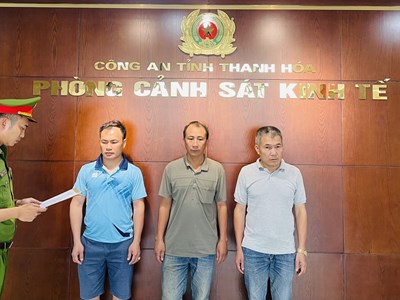Khởi tố 3 đối tượng khai thác đất trái phép, thu lợi hơn 140 triệu đồng