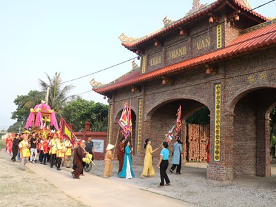 Khai hội Phủ Suối: Dòng người thành kính về miền linh thiêng xứ Thanh