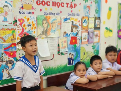 Nơi đầu sóng, con chữ vẫn bền bỉ nảy mầm