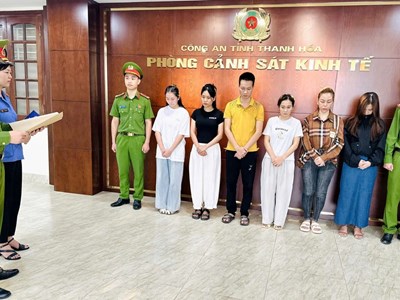 Triệt phá đường dây nước hoa giả doanh thu 200 tỉ đồng