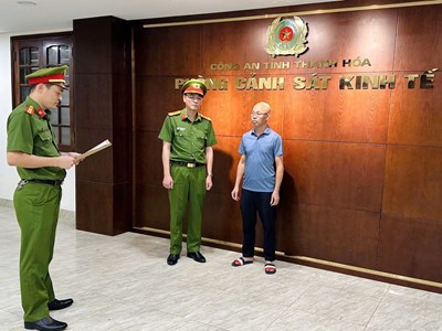 Khởi tố giám đốc doanh nghiệp sản xuất, bán hàng chục nghìn sản phẩm thực phẩm giả