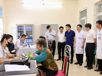 Thanh Hoá: Hơn 1.000 người dân được khám, sàng lọc tim mạch, thận và chuyển hóa