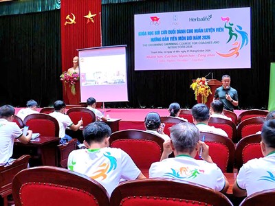 Gần 100 học viên tham gia khóa học bơi cứu đuối, chung tay bảo vệ trẻ em trước mùa hè