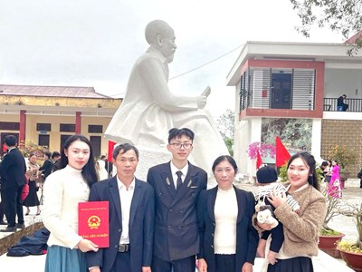Chàng trai xứ Thanh đạt 38,25 điểm, thủ khoa toàn tỉnh: “Bố mẹ chính là người truyền cảm hứng lớn nhất“