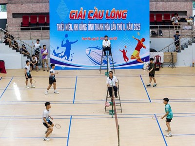 Hơn 400 tay vợt trẻ tranh tài tại giải cầu lông Thanh Hóa