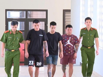 Giả va quệt giao thông để cưỡng đoạt tiền