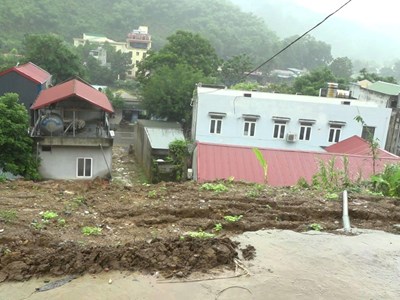 Sạt lở uy hiếp khu dân cư, Thanh Hóa ban bố tình huống khẩn cấp
