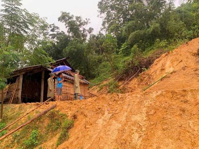 Thanh Hóa sơ tán 469 người, xuất hiện điểm sạt lở mới bên sông Bưởi