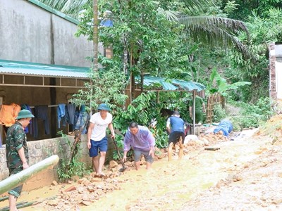 Thanh Hóa sơ tán hàng trăm hộ dân, mưa lớn gây ngập nhiều diện tích sản xuất