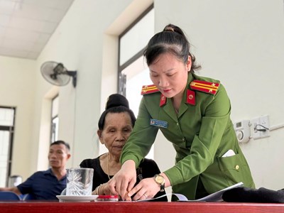 Sơn La: Thu nhận mẫu ADN cho thân nhân liệt sĩ tại xã vùng cao Nậm Lầu