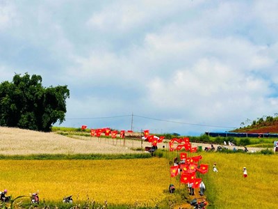 Rực rỡ “Đường cờ Tổ quốc” nơi biên cương Pà Vầy Sủ