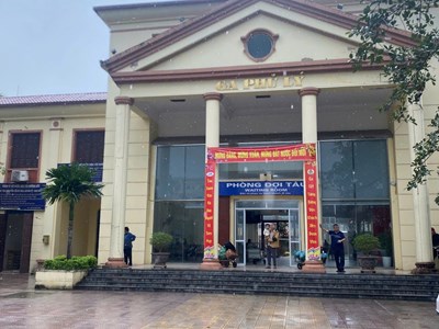 Tổ chức đoàn tàu chuyên dụng đưa đón y, bác sĩ làm việc tại Bệnh viện Bạch Mai cơ sở 2