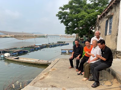 Cuộc đoàn tụ gia đình, cha con gặp nhau sau 43 năm thất lạc