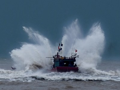 4 tàu cá bị chìm, 12 ngư dân mất tích và tử vong trên biển 