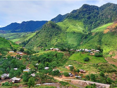 Phát huy người có uy tín vùng đồng bào dân tộc thiểu số trong công tác văn hoá, thể thao, du lịch và gia đình