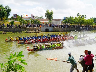 Kiến Giang ‘dậy sóng’ đua, bơi thuyền mừng Tết Độc lập