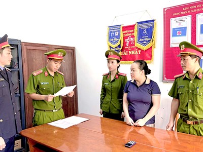 Khởi tố nữ kế toán liên quan đến mua bán 700 hoá đơn 